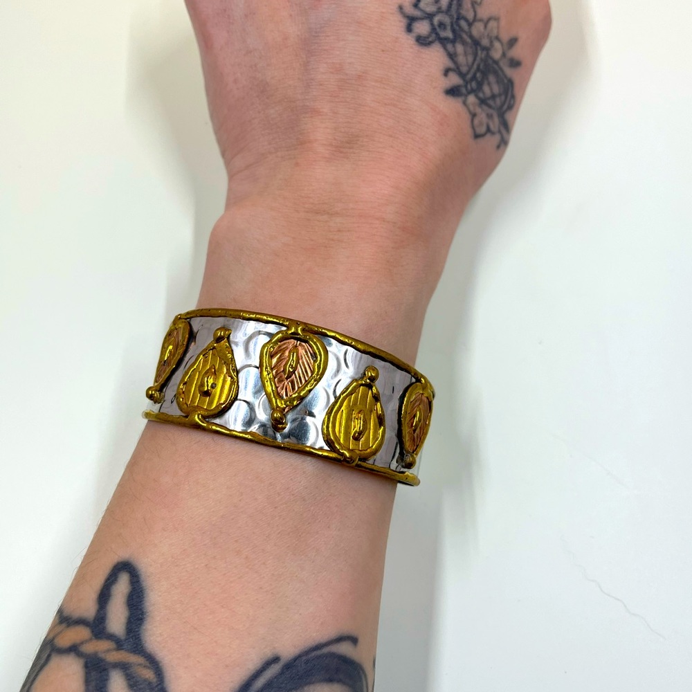 Vintage Y2K Handmade Gold and Silver Leaf Motif Bangle Bracelet